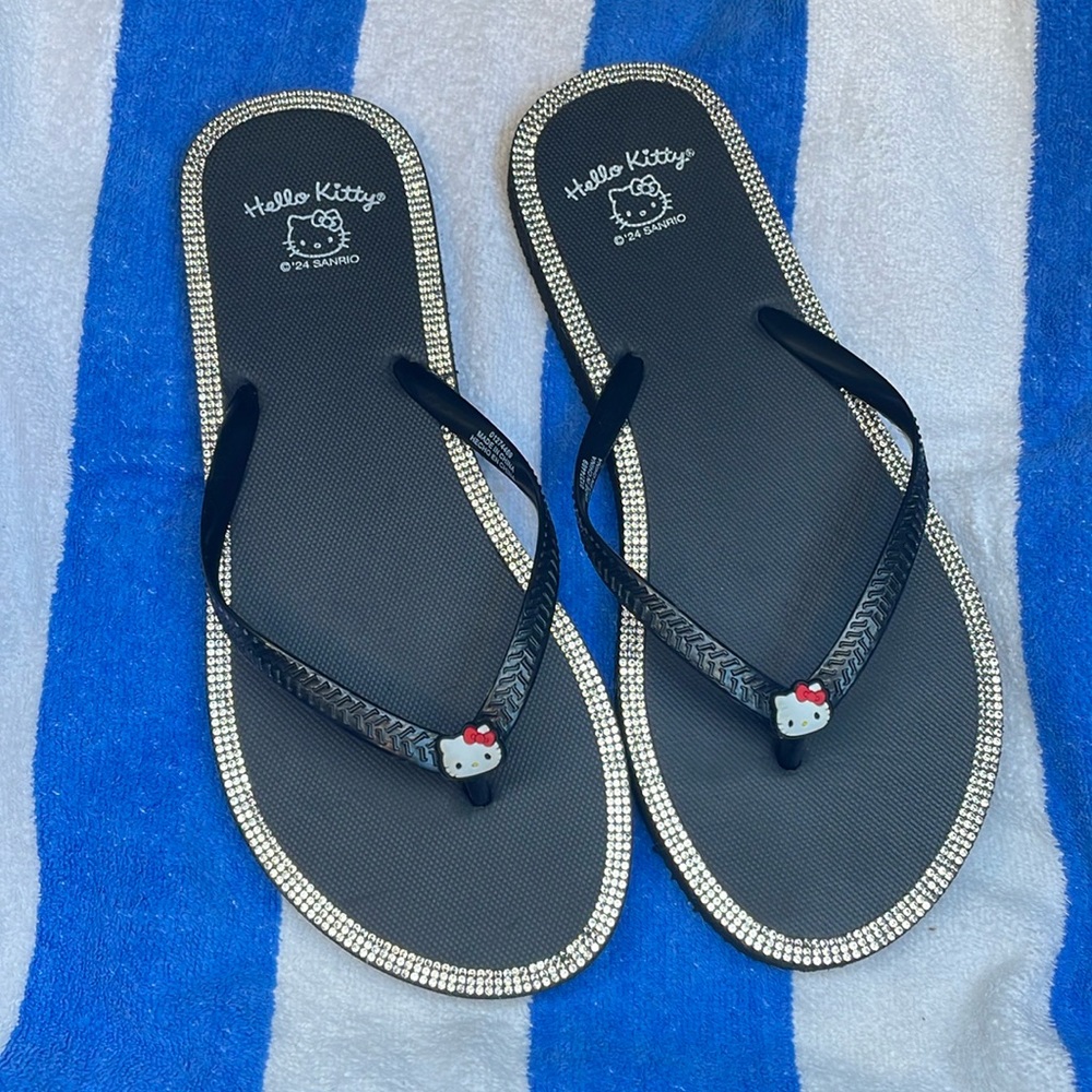 HELLO KITTY by Sanrio Black Sparkly Trim Thong Flip Flops Sz L Beach/Vacay EUC